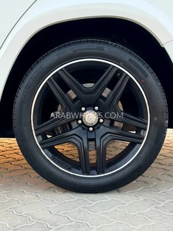Mercedes Benz GL Class 2016 for Sale in Abu Dhabi Image-18