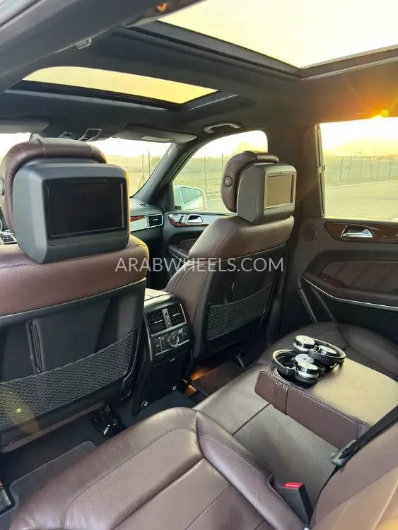 Mercedes Benz GL Class 2016 for Sale in Abu Dhabi Image-19