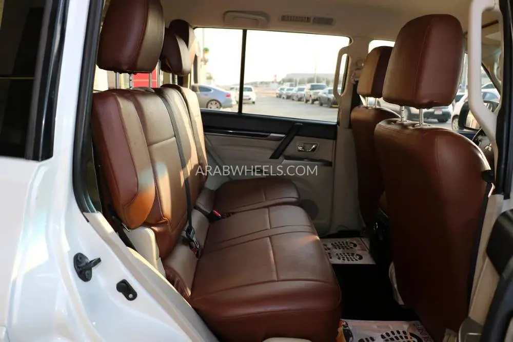 ميتسوبيشي باجيرو 2019 for Sale in أبو ظبي Image-9