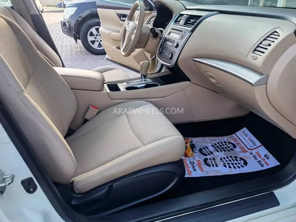 Nissan Altima 2018 for Sale in Abu Dhabi Image-17