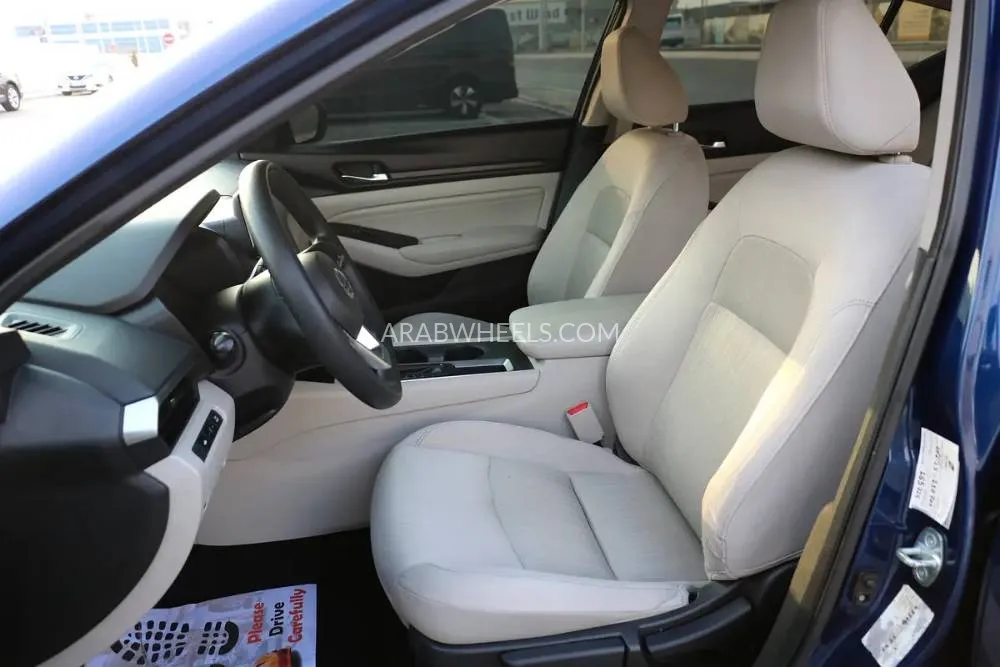 Nissan Altima 2019 for Sale in Abu Dhabi Image-18