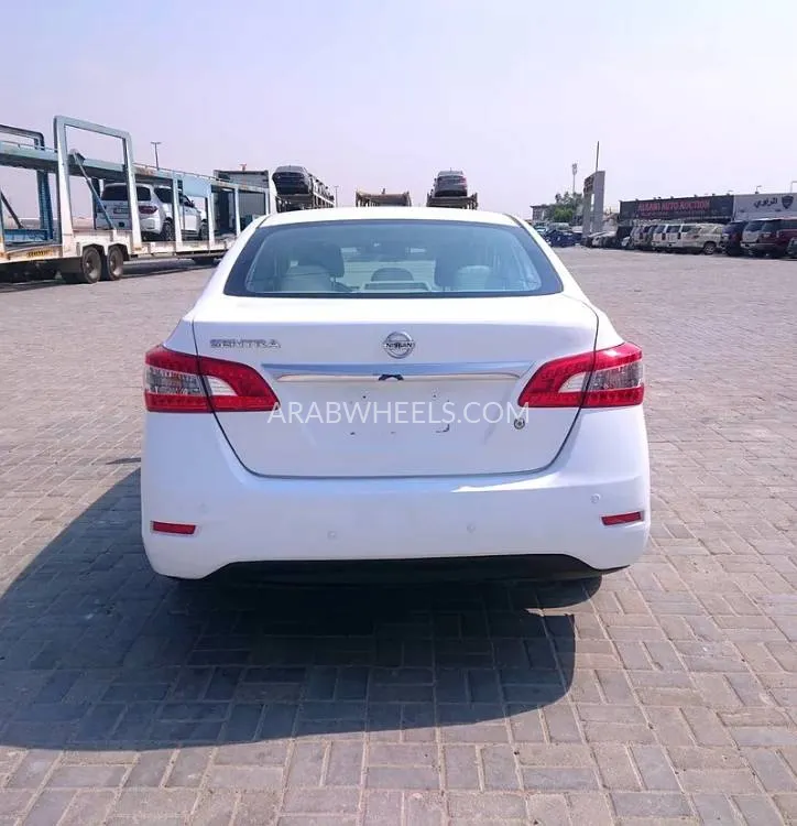 Nissan Sentra 2020 for Sale in Ajman Image-3
