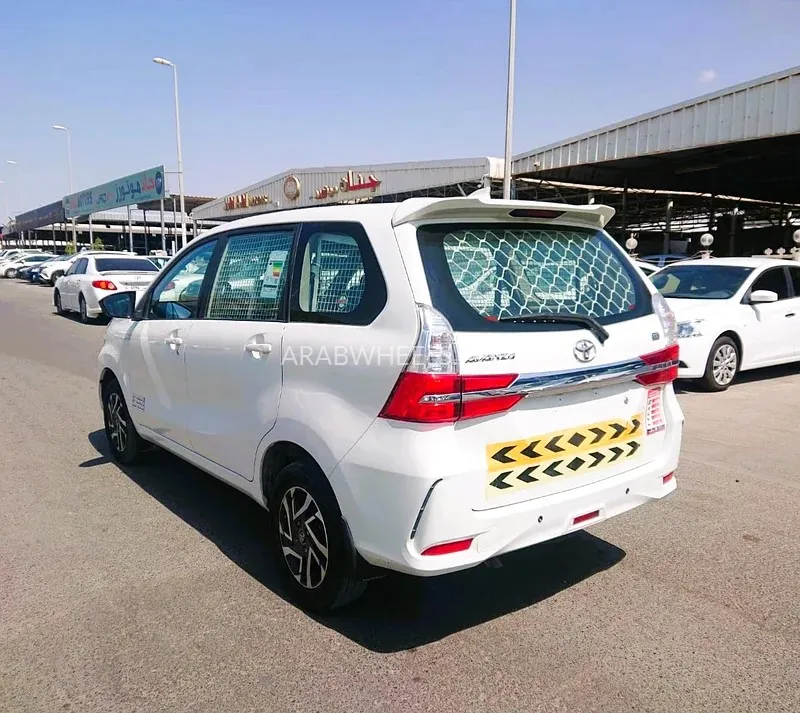 Toyota Avanza 2020 for Sale in Ajman Image-3