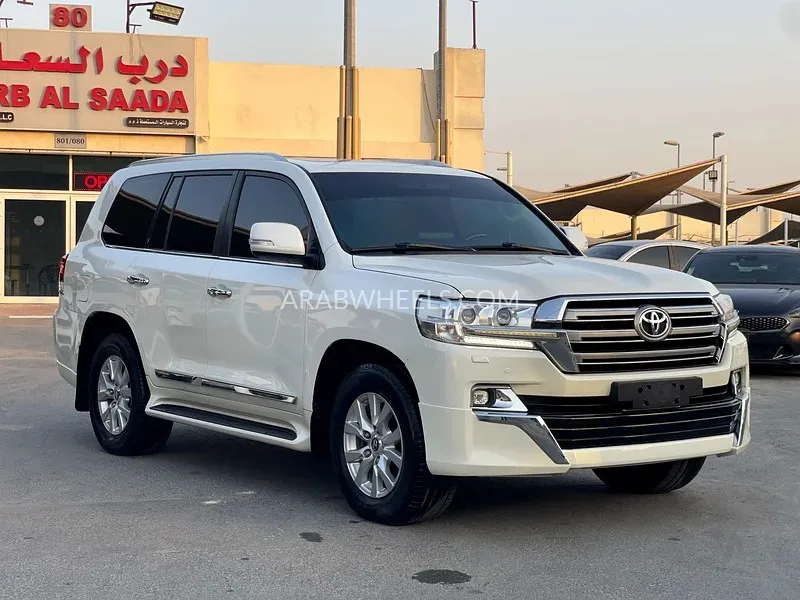 Toyota Land Cruiser 2018 for Sale in Sharjah Image-5