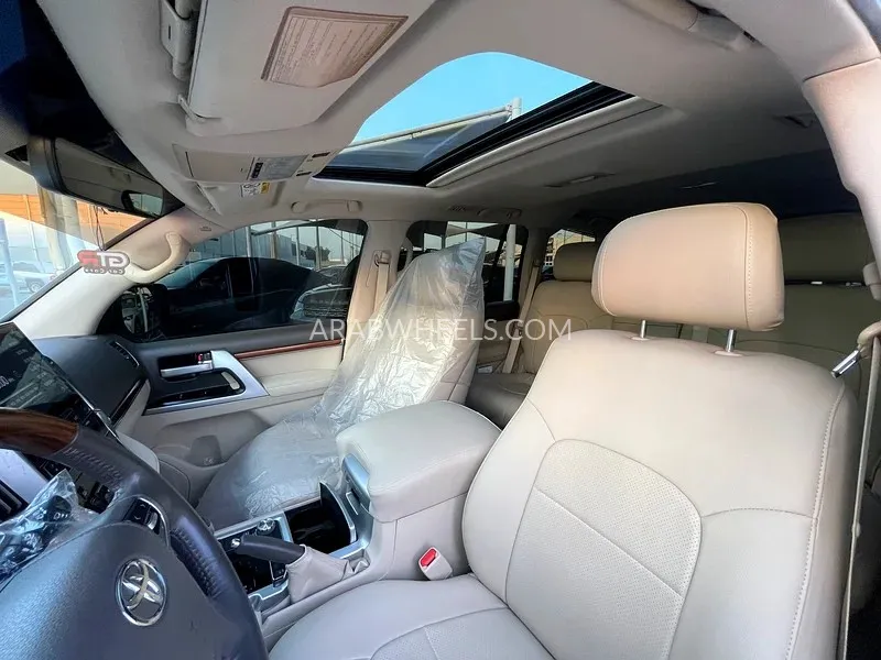 Toyota Land Cruiser 2018 for Sale in Sharjah Image-8