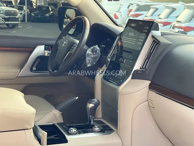 Toyota Land Cruiser 2018 for Sale in Sharjah Image-17