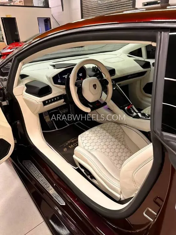 Lamborghini Huracan 2020 for Sale in Dubai Image-4