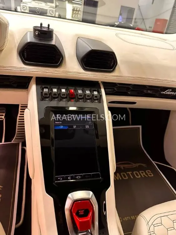 Lamborghini Huracan 2020 for Sale in Dubai Image-10