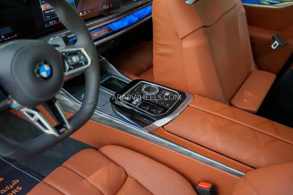 بي إم دبليو الفئة السابعة 2026 for Sale in الشارقة Image-7