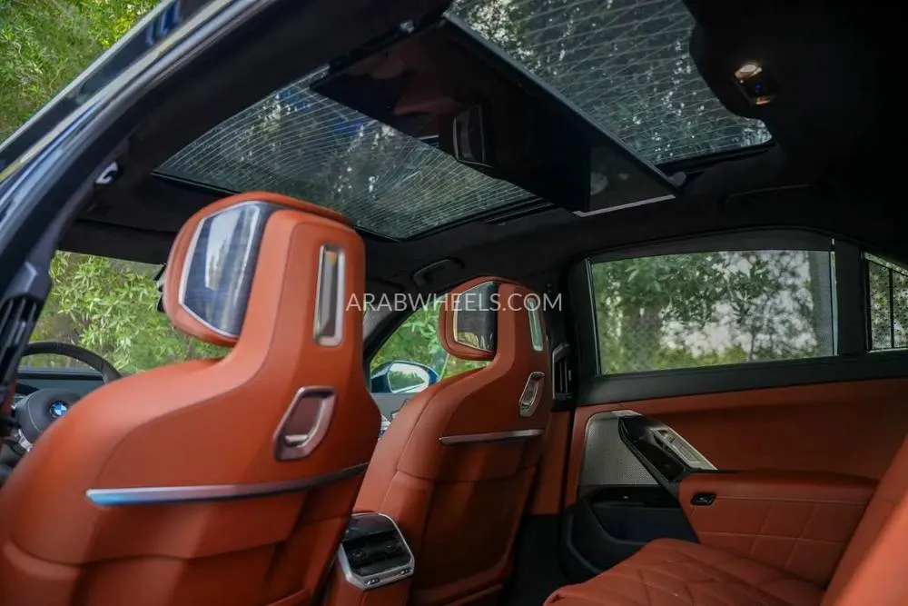 بي إم دبليو الفئة السابعة 2026 for Sale in الشارقة Image-12