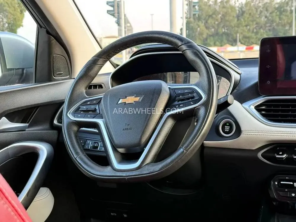 Chevrolet Captiva 2023 for Sale in Sharjah Image-6