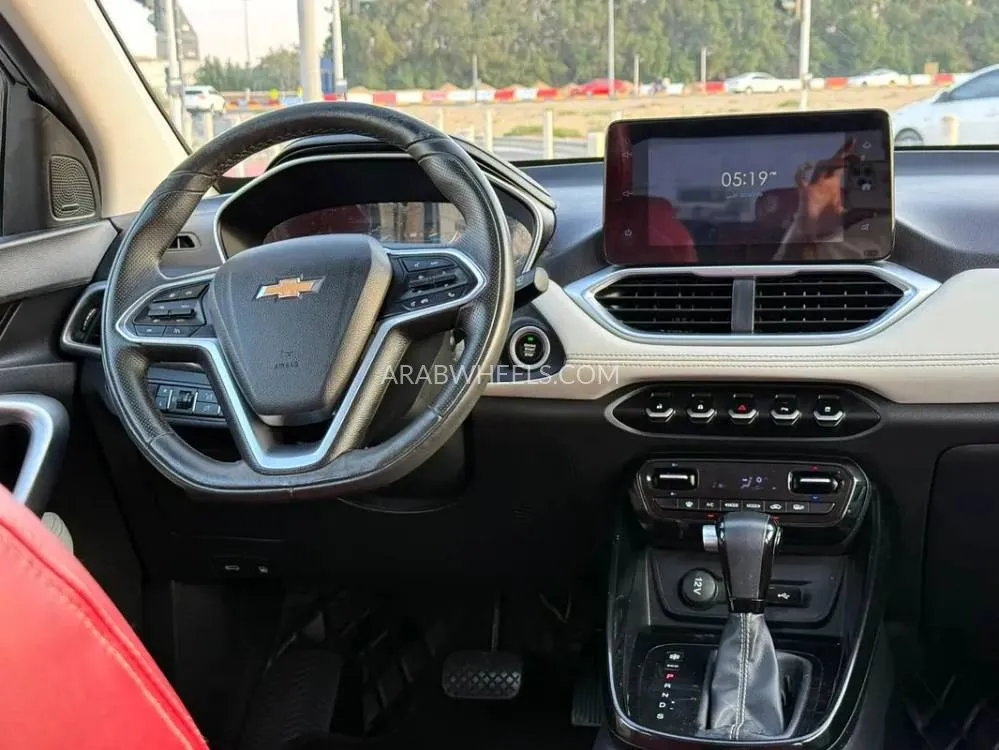 Chevrolet Captiva 2023 for Sale in Sharjah Image-8