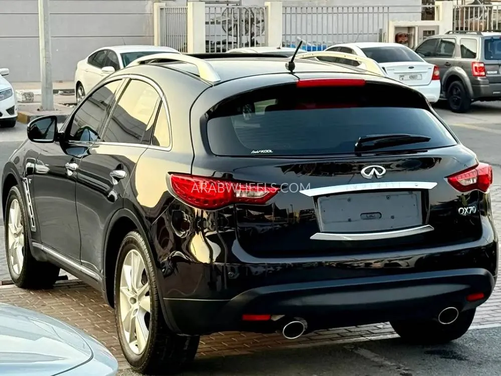إنفينيتي QX70 2018 for Sale in الشارقة Image-8