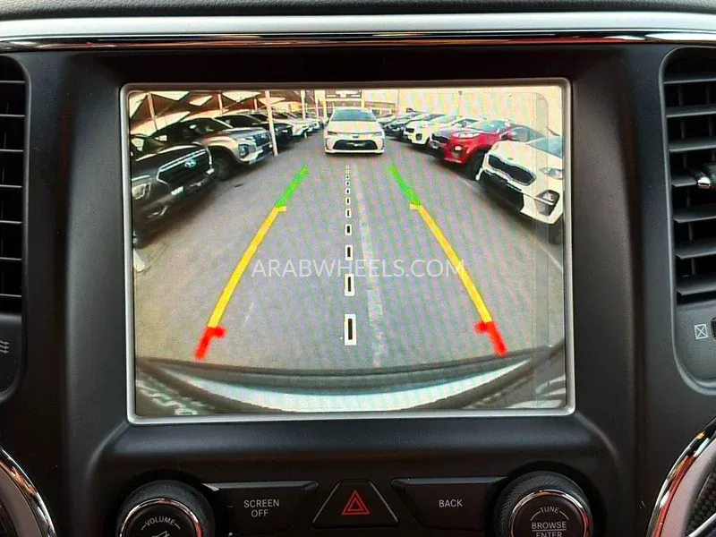 Jeep Cherokee 2015 for Sale in Sharjah Image-11