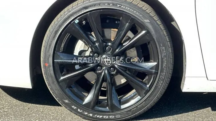 Lexus ES 2023 for Sale in Abu Dhabi Image-3