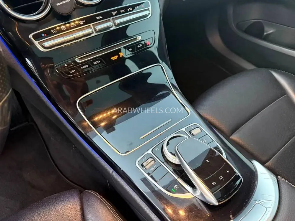 Mercedes Benz C Class 2015 for Sale in Sharjah Image-18