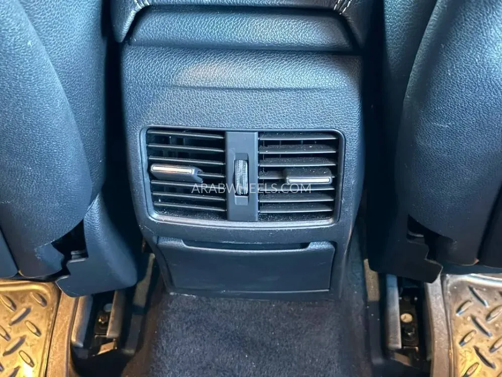 مرسيدس بنز GLA 2017 for Sale in الشارقة Image-3