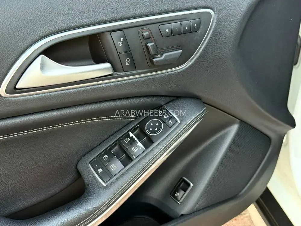 مرسيدس بنز GLA 2017 for Sale in الشارقة Image-19