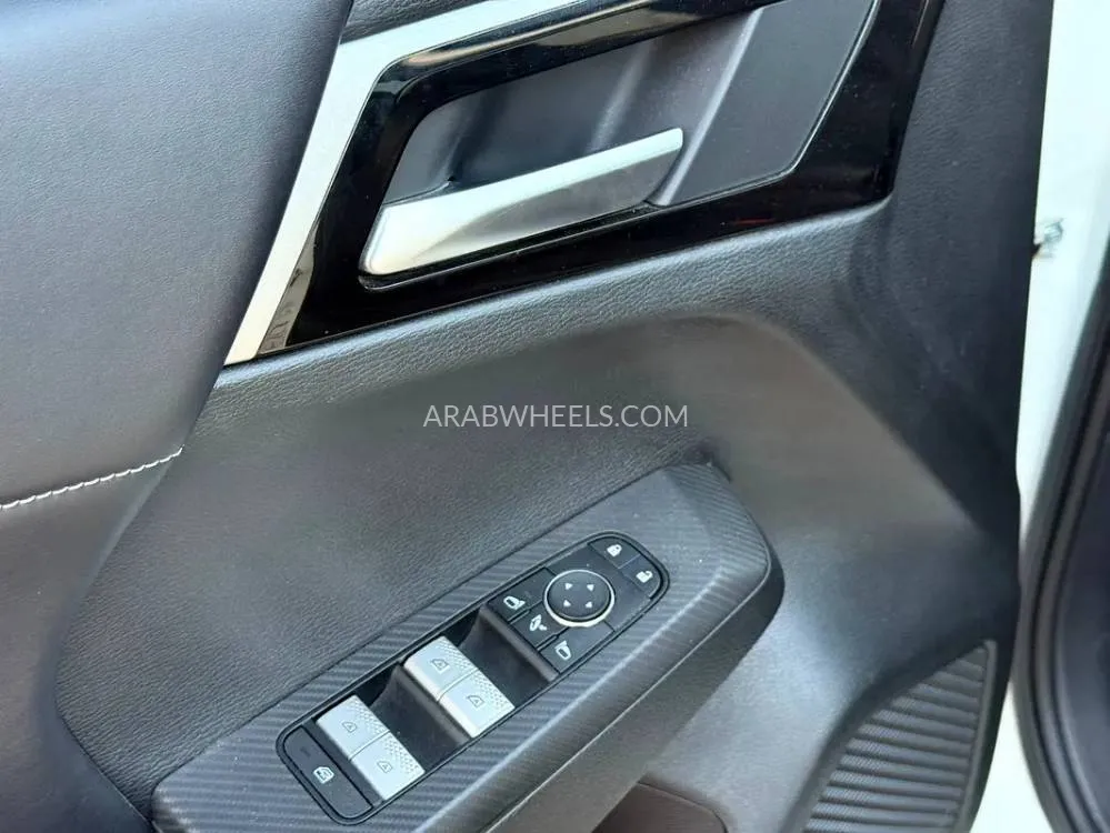 Mitsubishi Outlander 2025 for Sale in Sharjah Image-17