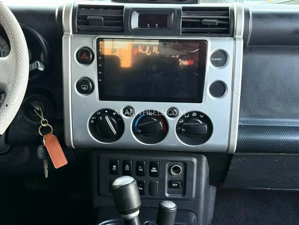 Toyota FJ Cruiser 2009 for Sale in Sharjah Image-10