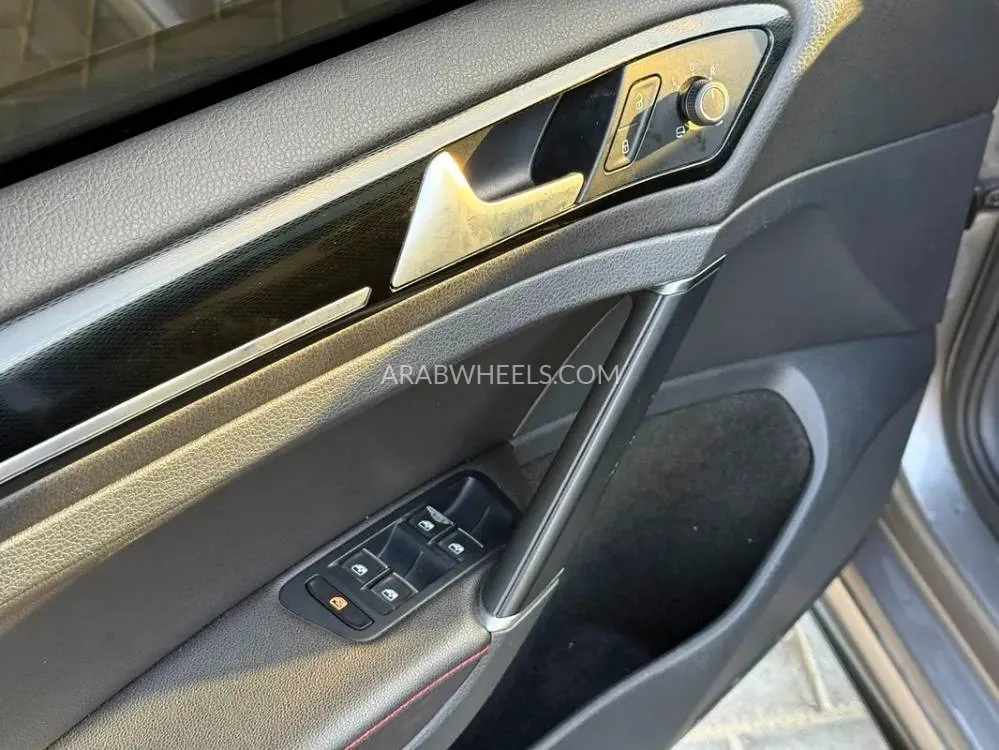  فولكس واجن جولف 2016 for Sale in الشارقة Image-6