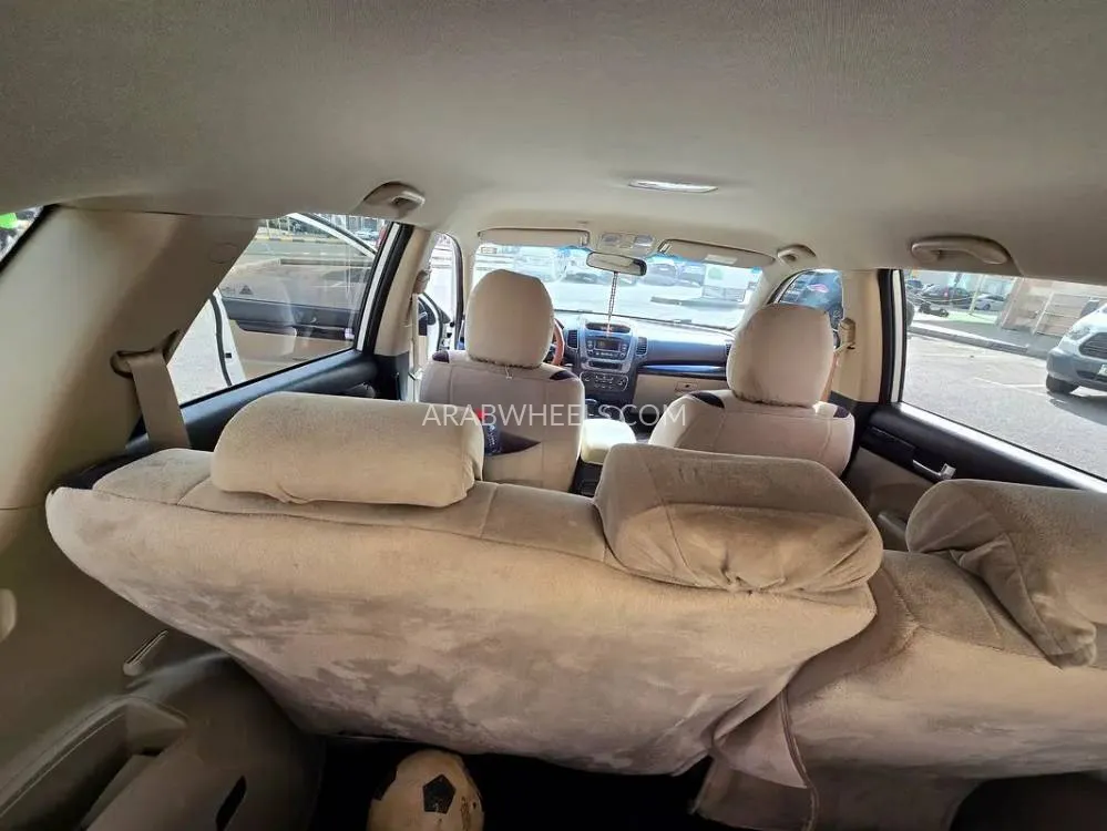Kia Sorento 2014 for Sale in Sharjah Image-5