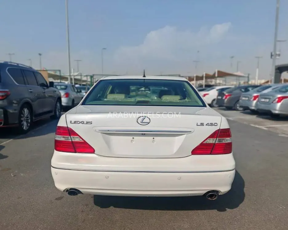 Lexus LS 2004 for Sale in Sharjah Image-11