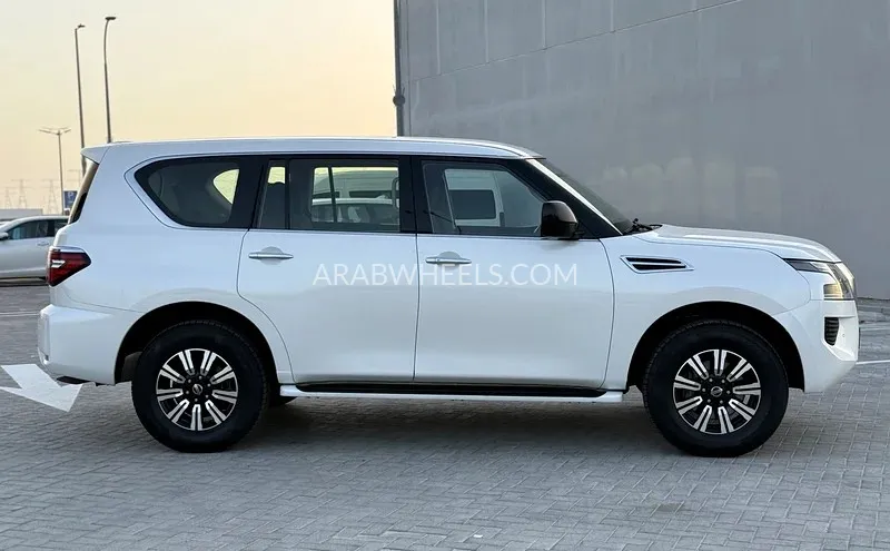 Nissan Patrol 2020 for Sale in Sharjah Image-4