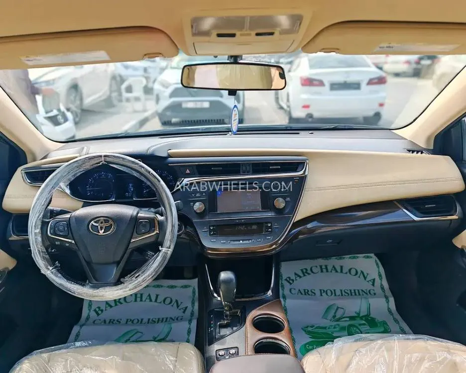 Toyota Avalon 2013 for Sale in Sharjah Image-9