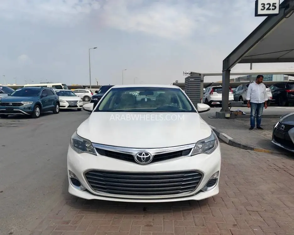 Toyota Avalon 2013 for Sale in Sharjah Image-17