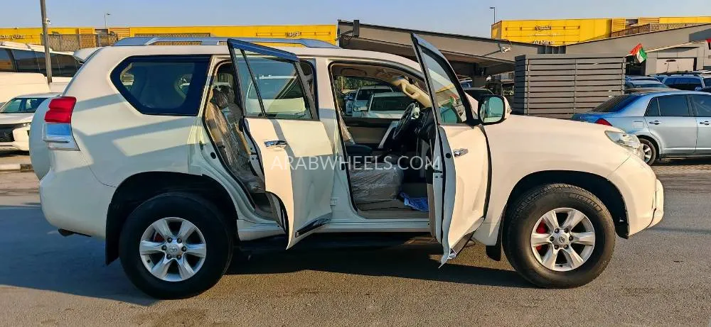 Toyota Land Cruiser Prado 2013 for Sale in Sharjah Image-3