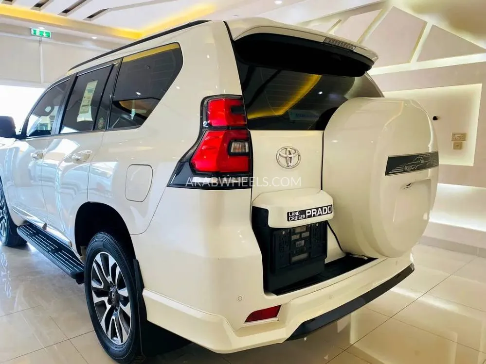 Toyota Land Cruiser Prado 2022 for Sale in Sharjah Image-6