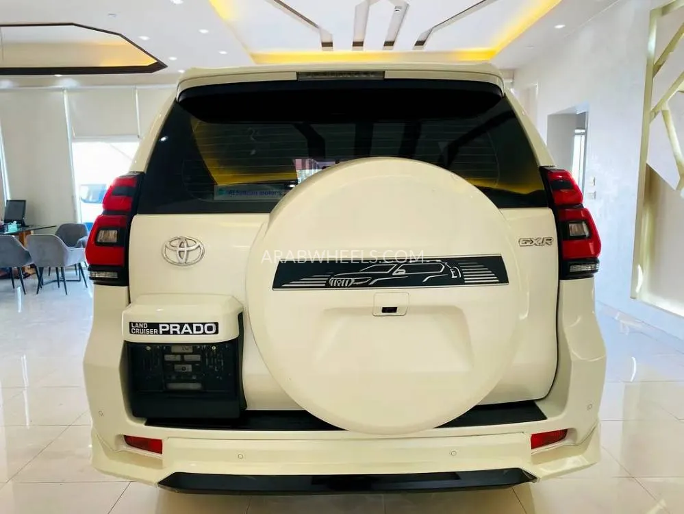 Toyota Land Cruiser Prado 2022 for Sale in Sharjah Image-8