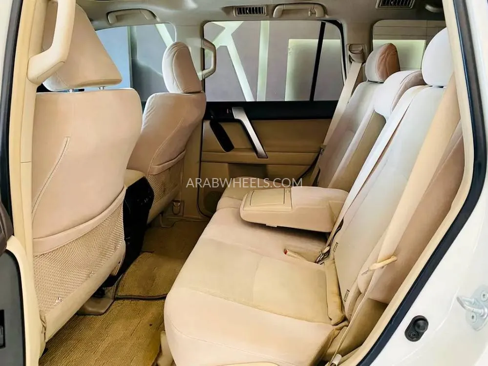 Toyota Land Cruiser Prado 2022 for Sale in Sharjah Image-9