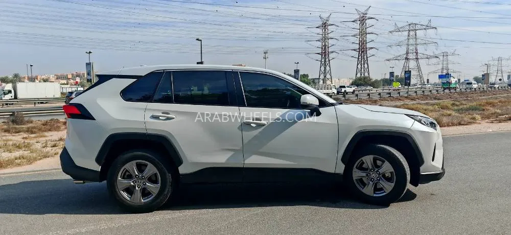 Toyota Rav4 2023 for Sale in Sharjah Image-6