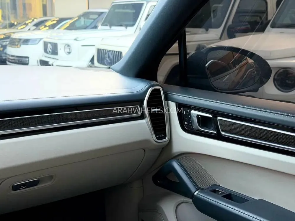 Porsche Cayenne 2023 for Sale in Abu Dhabi Image-11