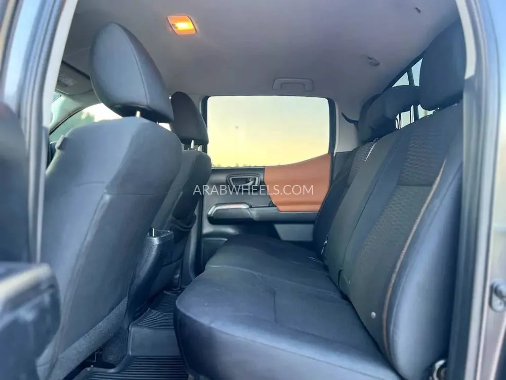 Toyota Tacoma 2017 for Sale in Sharjah Image-14