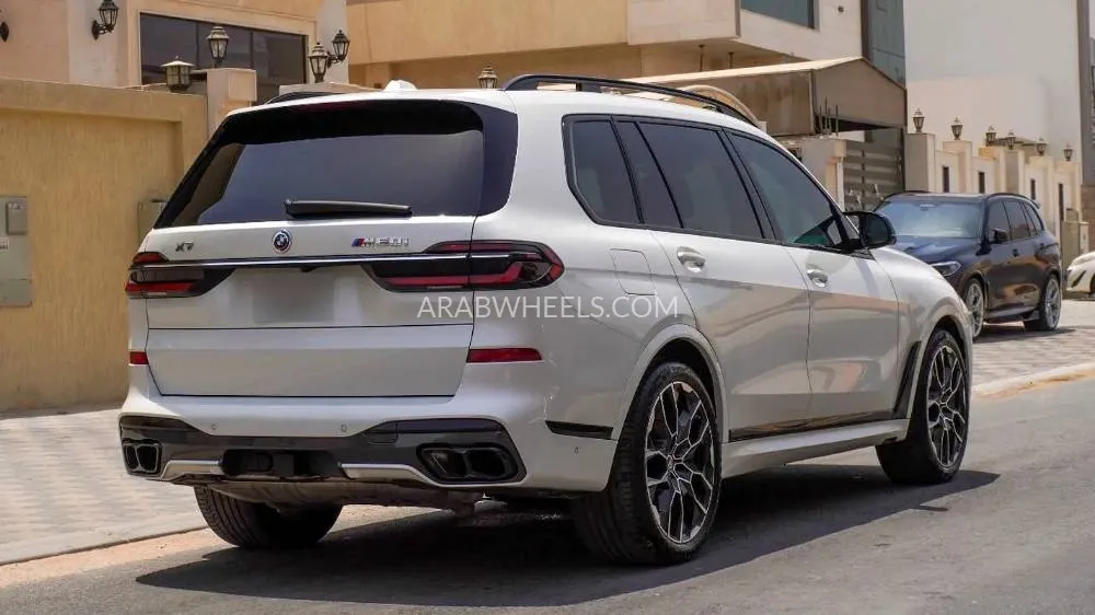 BMW X7 2023 for Sale in Ajman Image-2