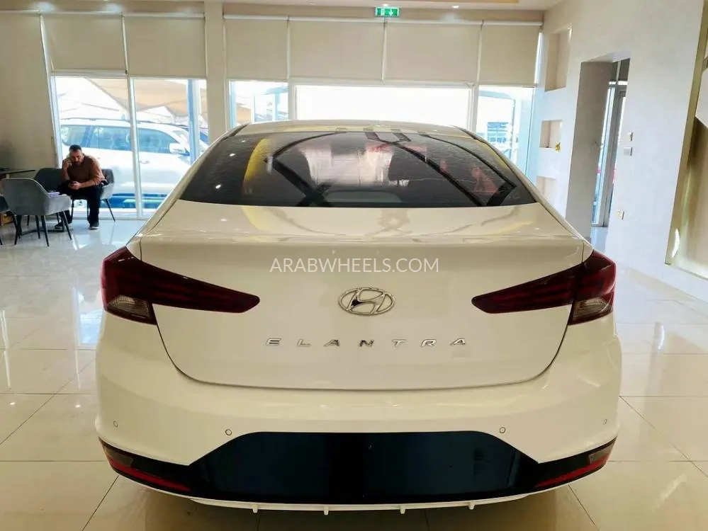 Hyundai Elantra 2019 for Sale in Sharjah Image-5