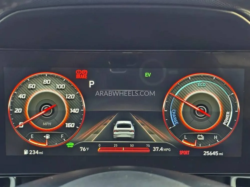 Hyundai Elantra 2023 for Sale in Ajman Image-10