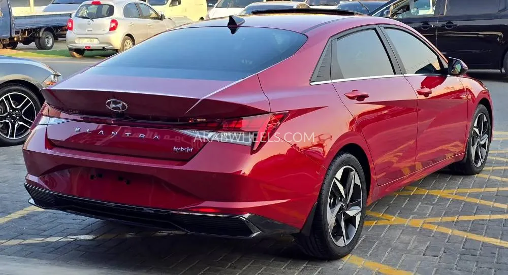 Hyundai Elantra 2023 for Sale in Ajman Image-11