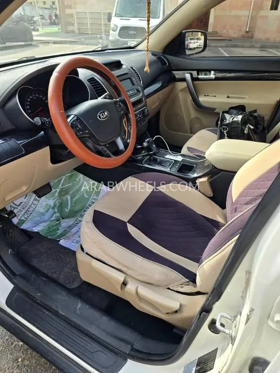 Kia Sorento 2014 for Sale in Sharjah Image-4