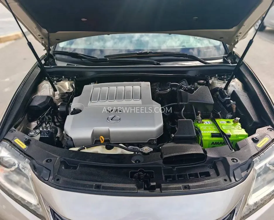 Lexus ES 2013 for Sale in Sharjah Image-16