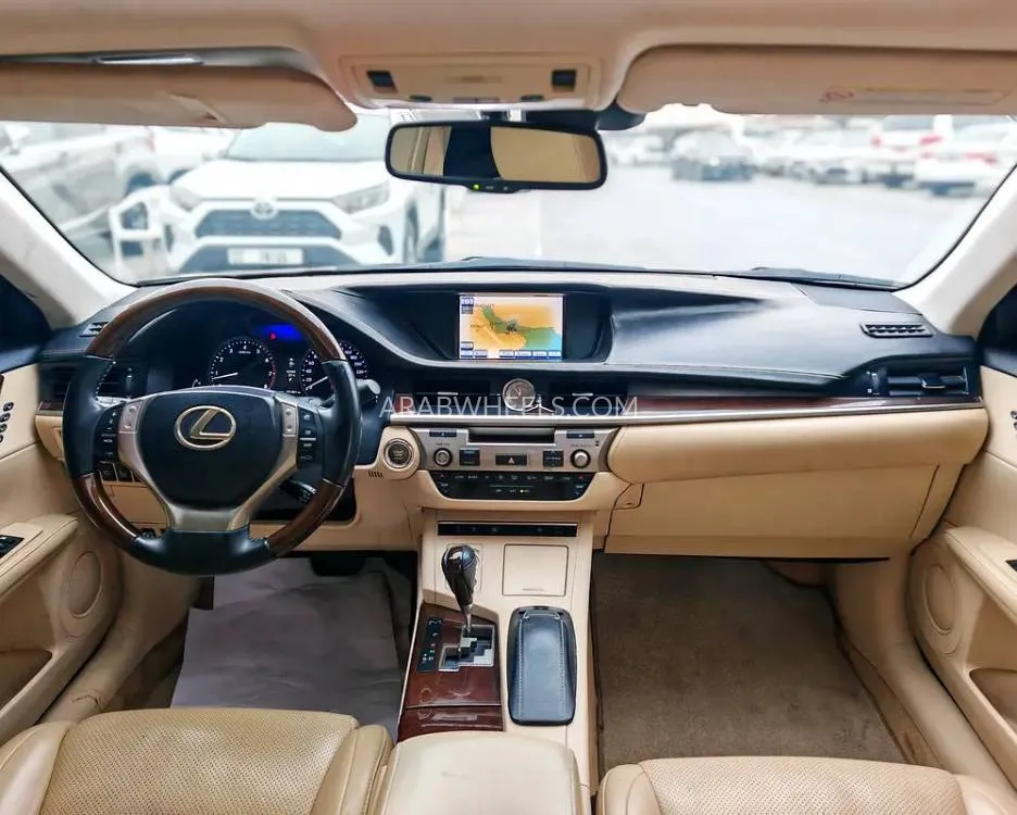 Lexus ES 2015 for Sale in Sharjah Image-5