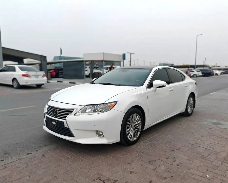 Lexus ES 2015 for Sale in Sharjah Image-10