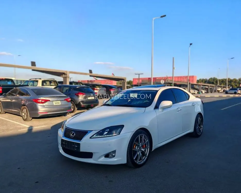 Lexus IS 2008 for Sale in Sharjah Image-10