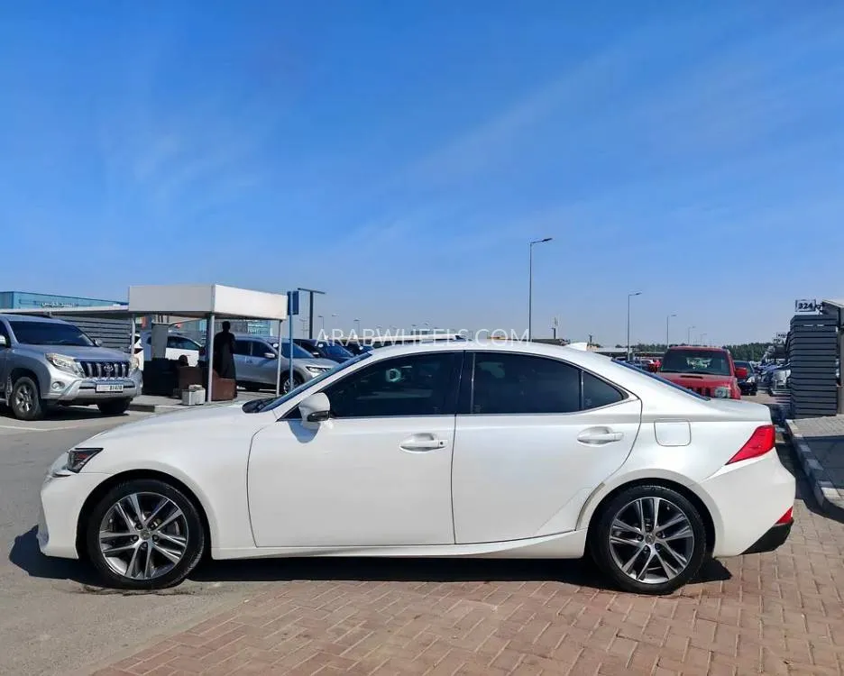 Lexus IS 2019 for Sale in Sharjah Image-8