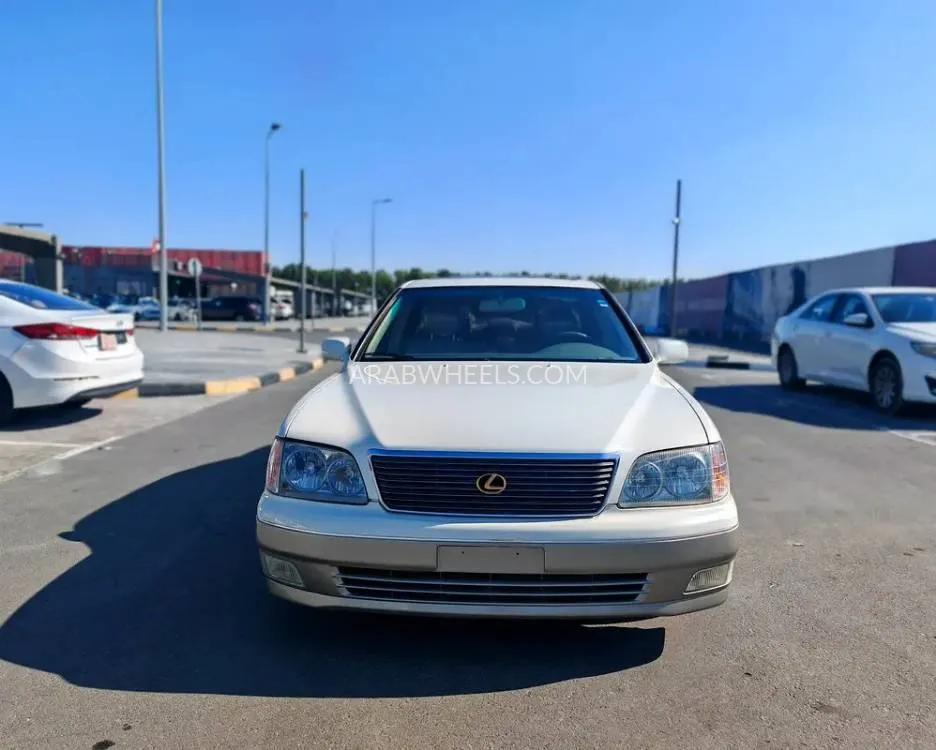 لكزس LS 2000 for Sale in الشارقة Image-10