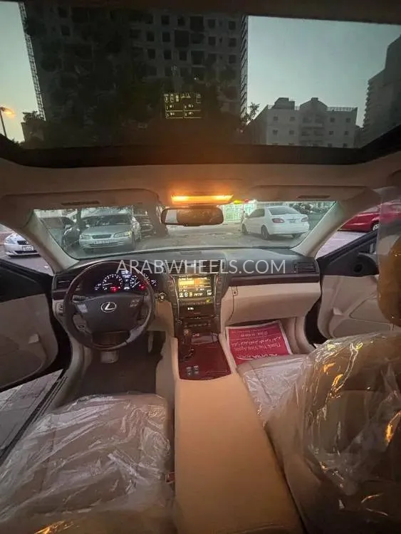 Lexus LS 2009 for Sale in Sharjah Image-6