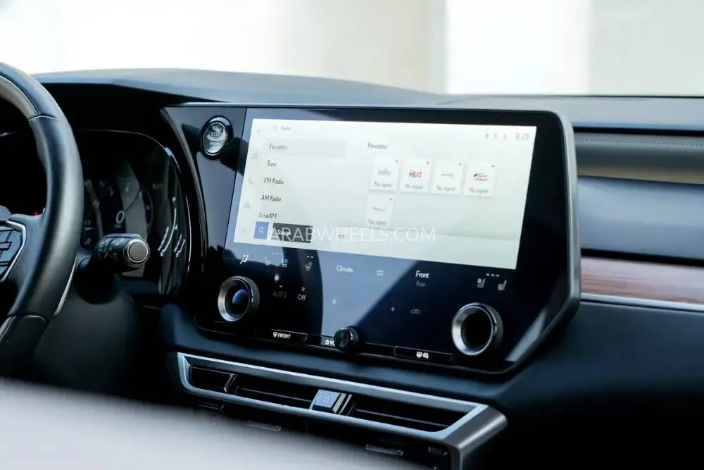 Lexus RX 2024 for Sale in Dubai Image-6